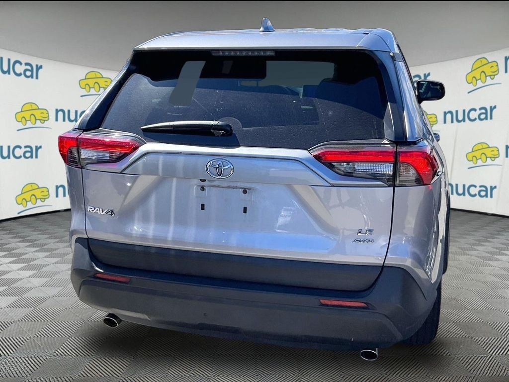 2024 Toyota RAV4 LE