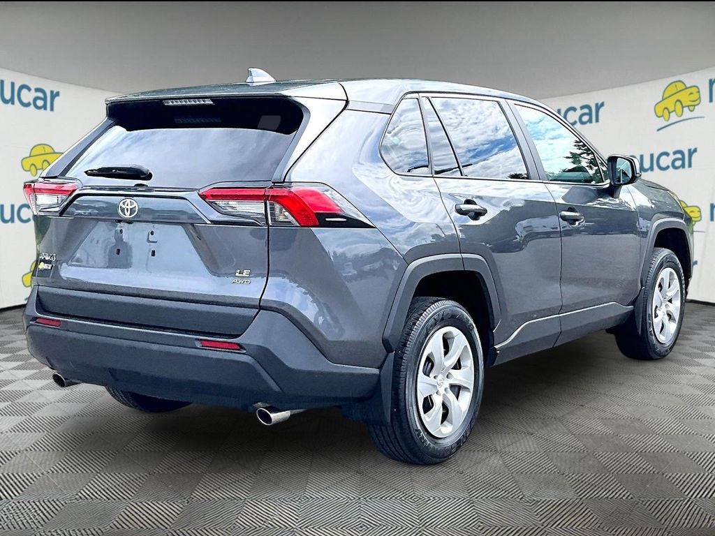 2023 Toyota RAV4 LE