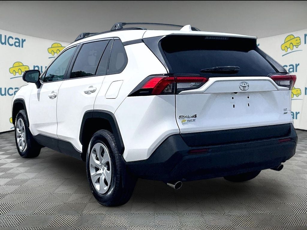 2021 Toyota RAV4 LE