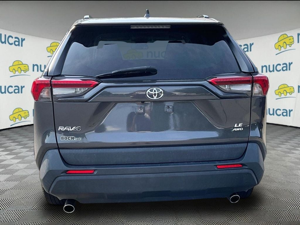 2020 Toyota RAV4 LE