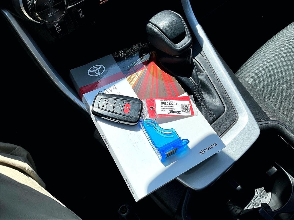 2023 Toyota RAV4 XLE