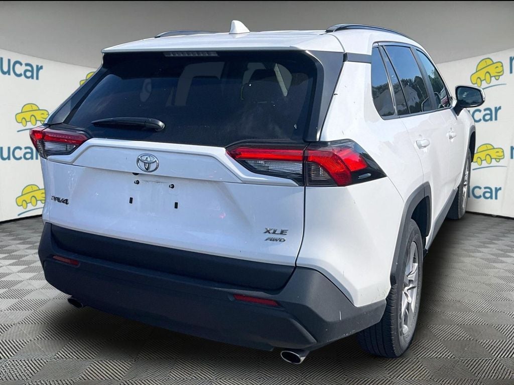2025 Toyota RAV4 XLE