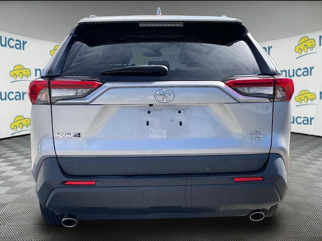 2022 Toyota RAV4 XLE