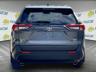 2022 Toyota RAV4 XLE