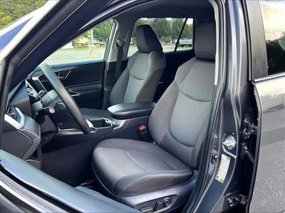 2025 Toyota RAV4 XLE AWD (Natl)