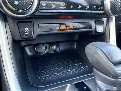 2025 Toyota RAV4 XLE AWD (Natl)