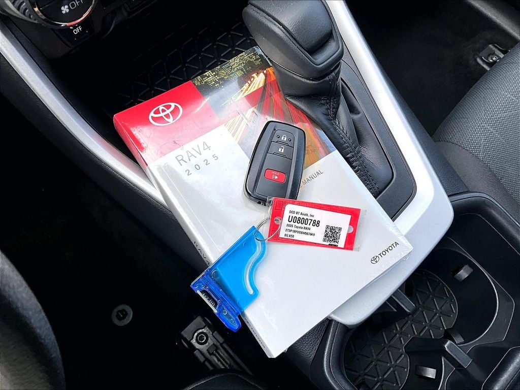 2025 Toyota RAV4 XLE