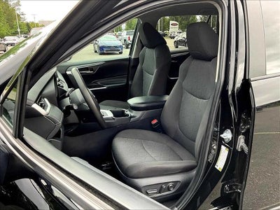 2023 Toyota RAV4 XLE FWD (GS)