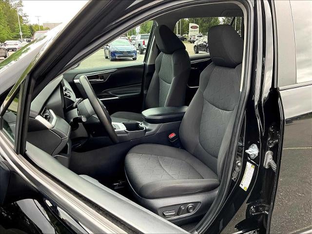 2023 Toyota RAV4 XLE FWD (GS)