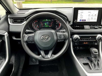 2023 Toyota RAV4 XLE FWD (GS)