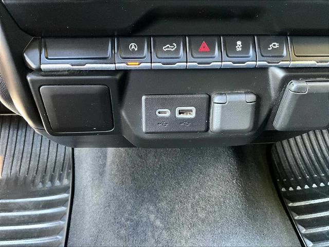 2021 Chevrolet Silverado 1500 Crew Cab Short Box 4-Wheel Drive Custom