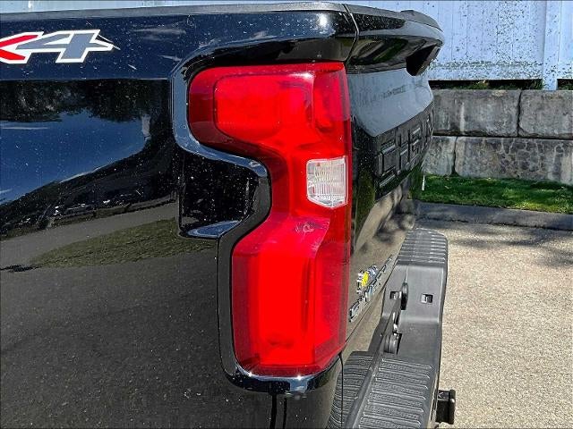 2021 Chevrolet Silverado 1500 Crew Cab Short Box 4-Wheel Drive Custom