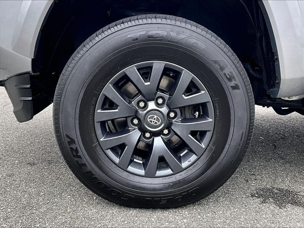 2022 Toyota Tacoma SR5 V6