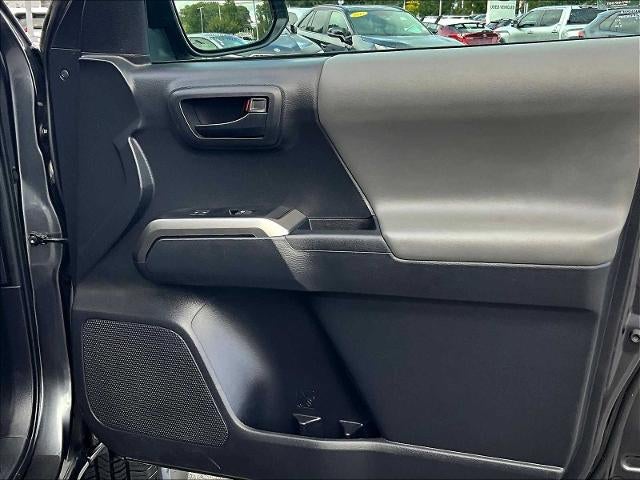 2022 Toyota Tacoma 4WD 4WD SR5 Double Cab 5' Bed V6 AT (GS)