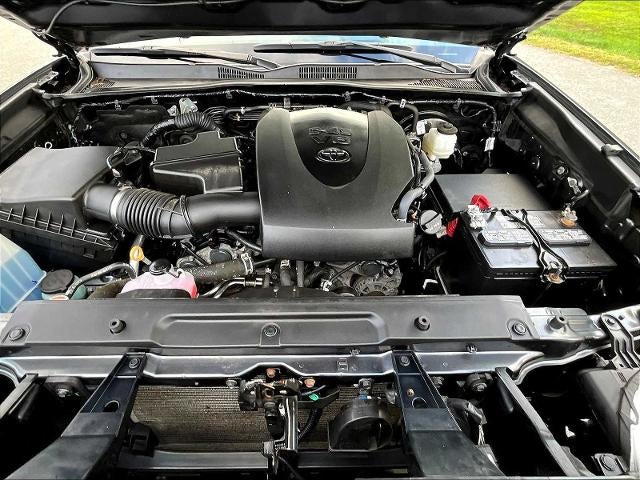 2022 Toyota Tacoma 4WD 4WD SR5 Double Cab 5' Bed V6 AT (GS)