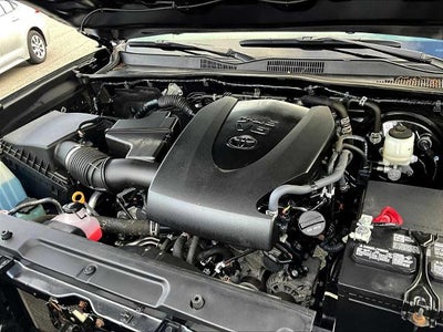 2022 Toyota Tacoma 4WD 4WD SR5 Double Cab 5' Bed V6 AT (GS)
