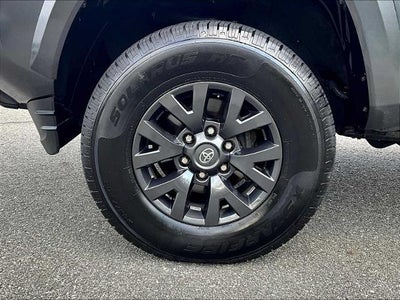 2022 Toyota Tacoma 4WD 4WD SR5 Double Cab 5' Bed V6 AT (GS)