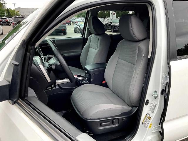 2023 Toyota Tacoma 4WD 4WD SR5 Double Cab 5' Bed V6 AT (GS)