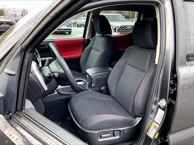 2023 Toyota Tacoma 4WD 4WD SR5 Double Cab 5' Bed V6 AT (GS)