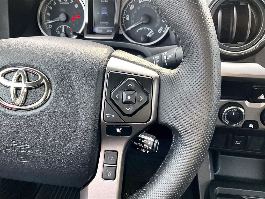 2023 Toyota Tacoma 4WD 4WD SR5 Double Cab 5' Bed V6 AT (GS)