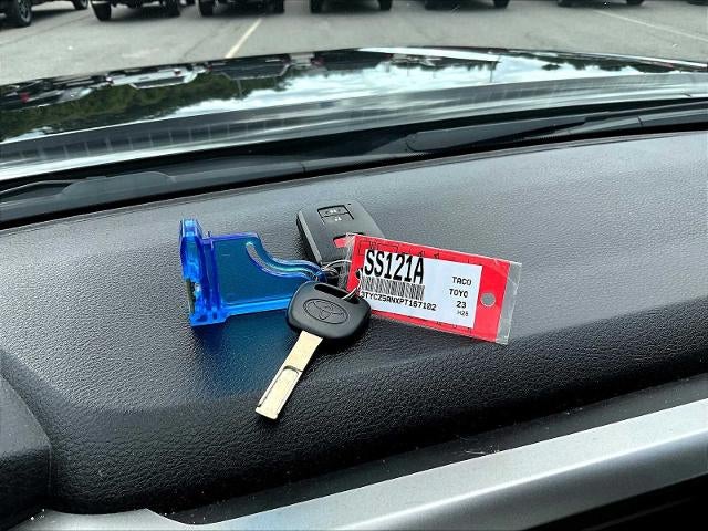 2023 Toyota Tacoma 4WD 4WD SR5 Double Cab 5' Bed V6 AT (GS)