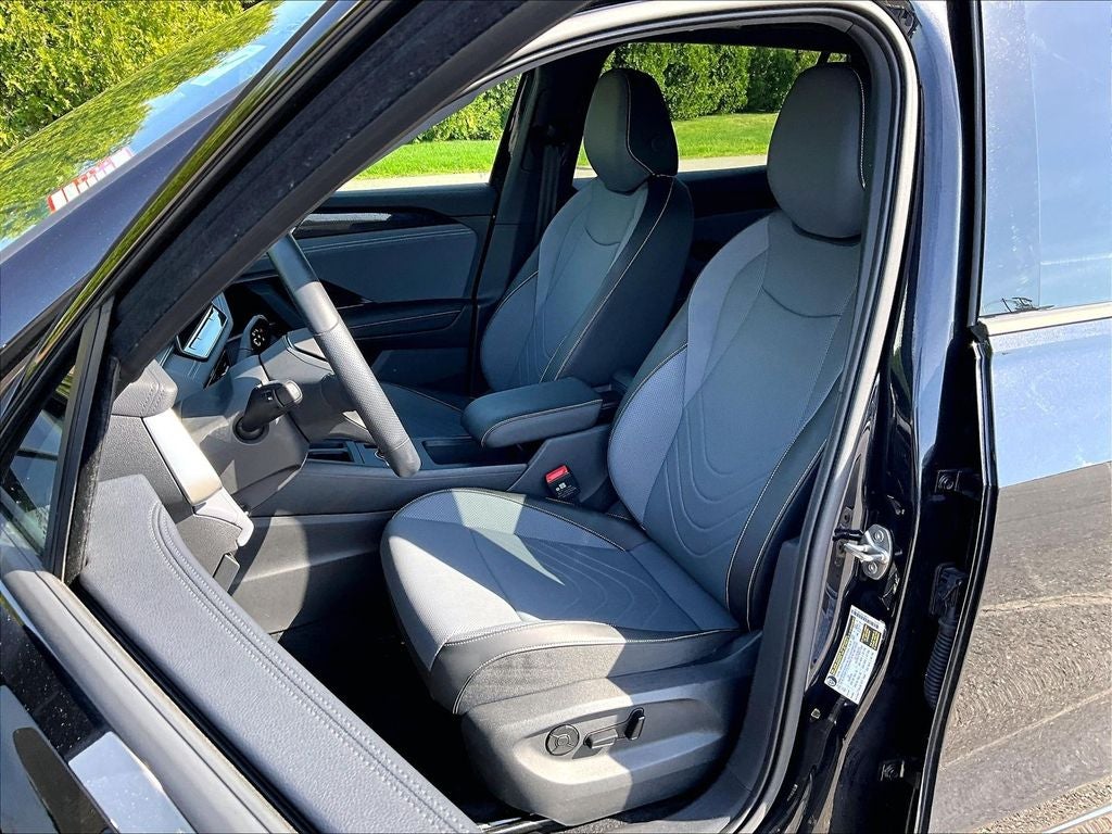 2025 Volkswagen Tiguan 2.0T SE R-Line Black