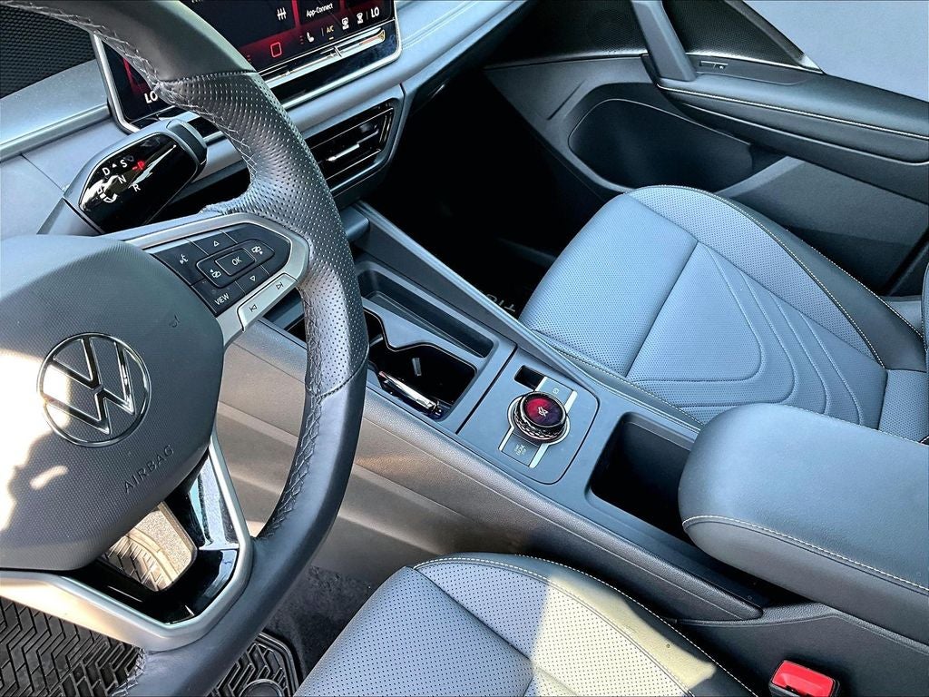 2025 Volkswagen Tiguan 2.0T SE R-Line Black