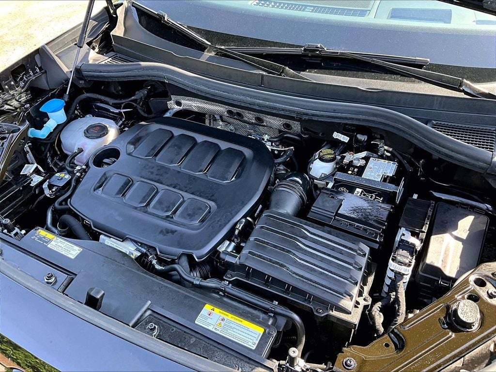 2025 Volkswagen Tiguan 2.0T SE R-Line Black