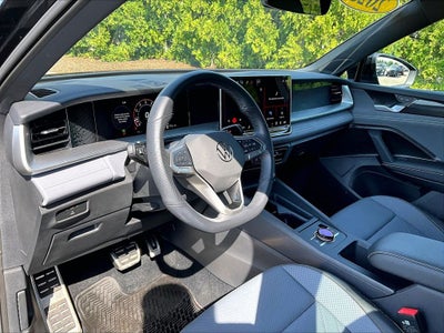 2025 Volkswagen Tiguan 2.0T SE R-Line Black