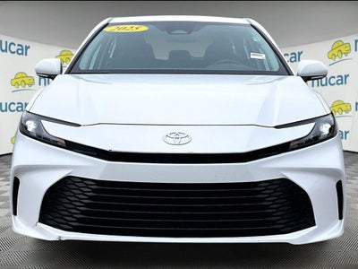 2025 Toyota Camry LE (SE)