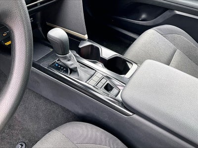 2025 Toyota Camry LE (SE)