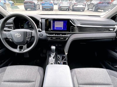2025 Toyota Camry LE (SE)