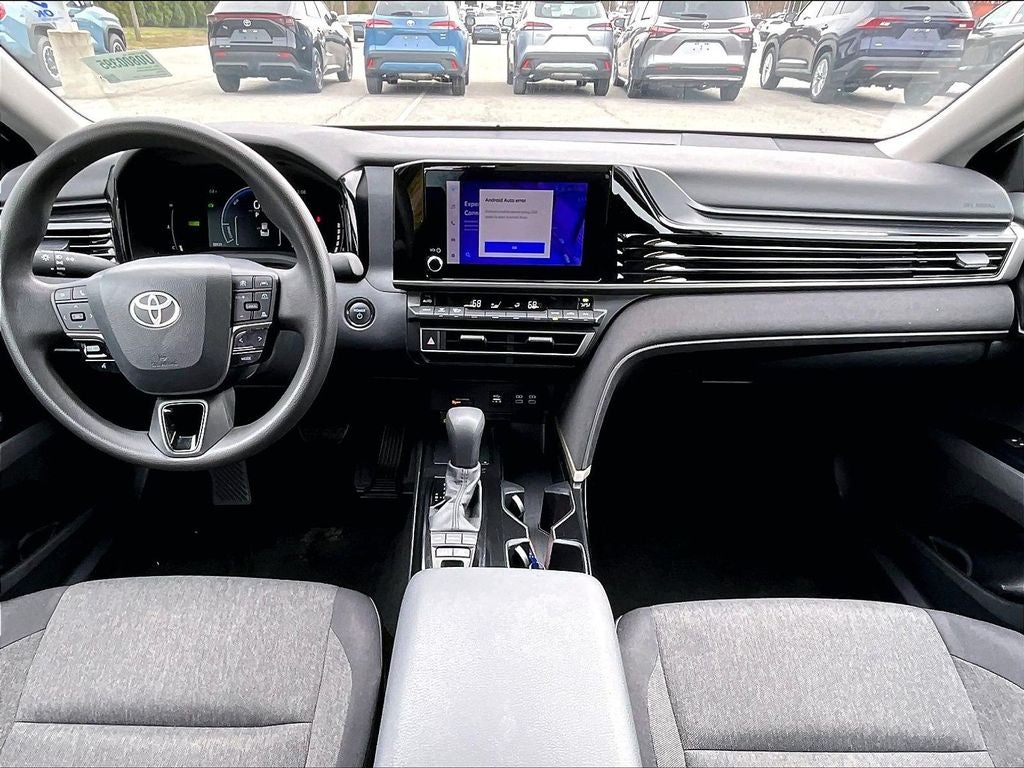 2025 Toyota Camry LE (SE)