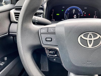 2025 Toyota Camry LE (SE)