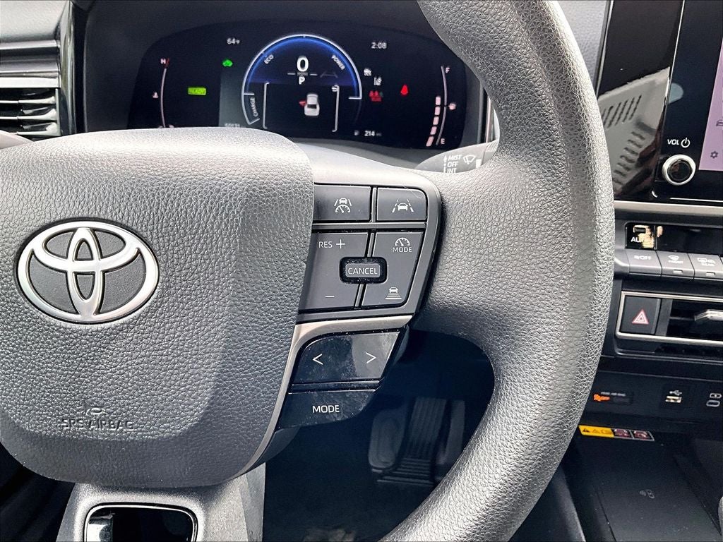 2025 Toyota Camry LE (SE)