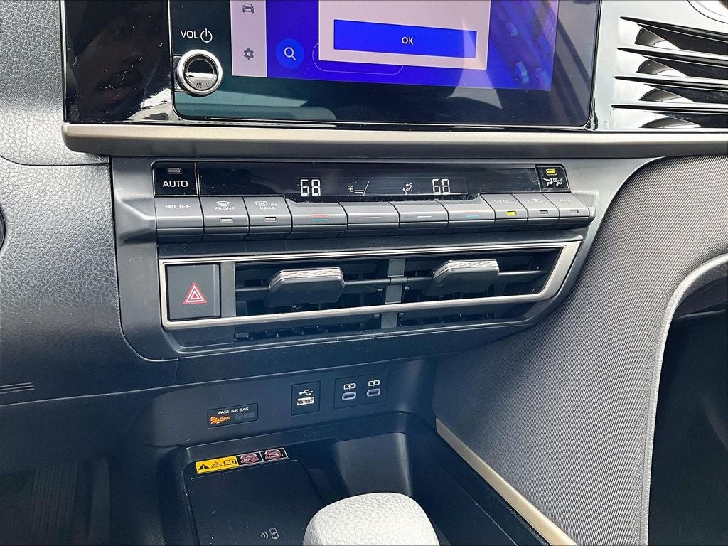 2025 Toyota Camry LE (SE)