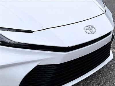 2025 Toyota Camry LE (SE)