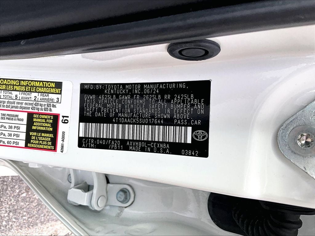 2025 Toyota Camry LE (SE)