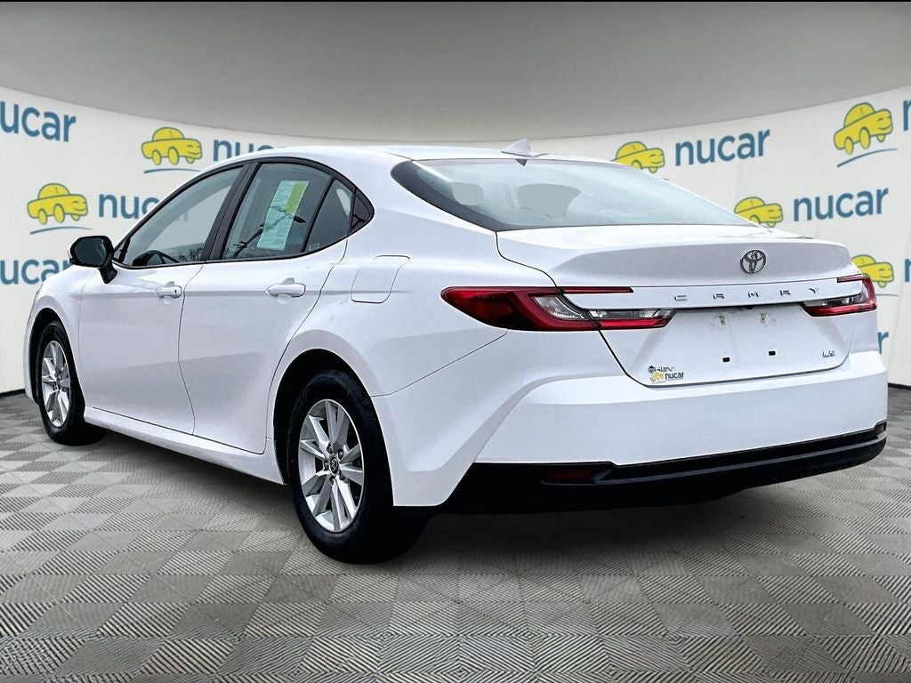 2025 Toyota Camry LE (SE)
