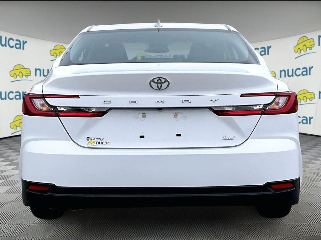 2025 Toyota Camry LE (SE)