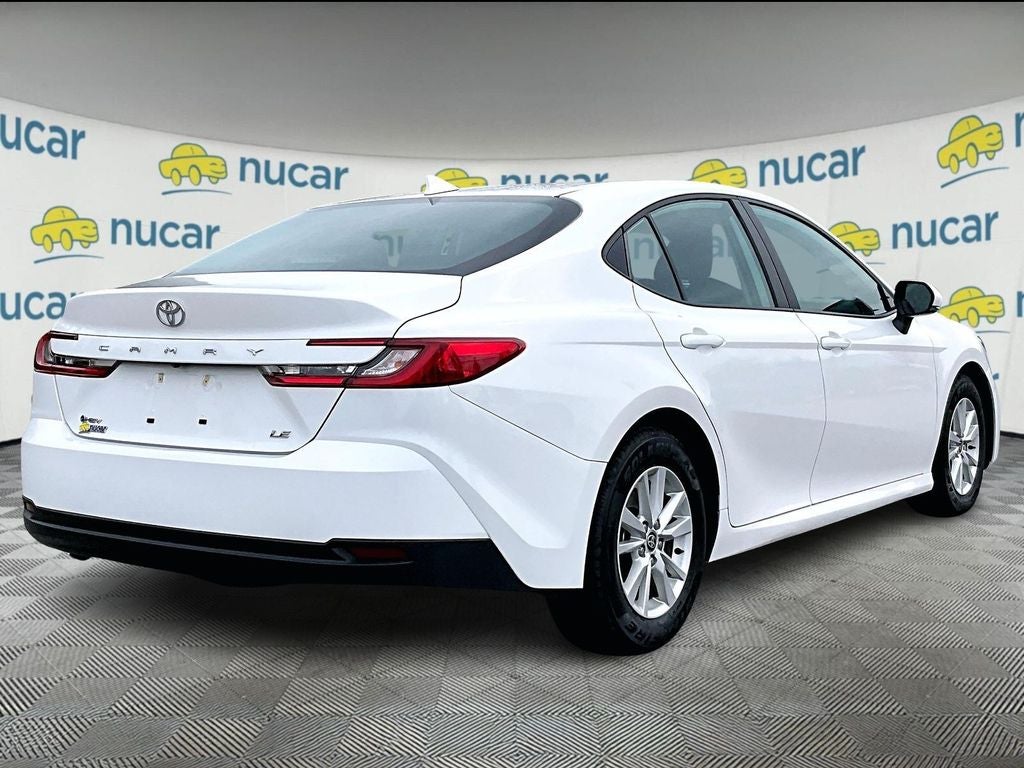 2025 Toyota Camry LE (SE)