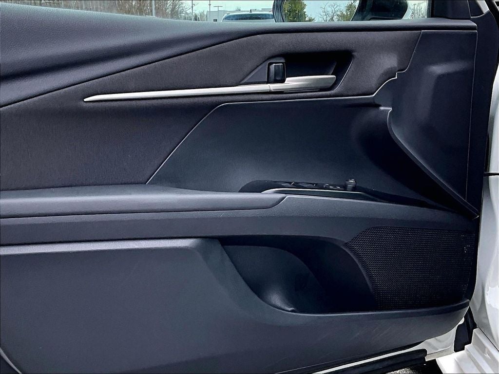 2025 Toyota Camry LE (SE)
