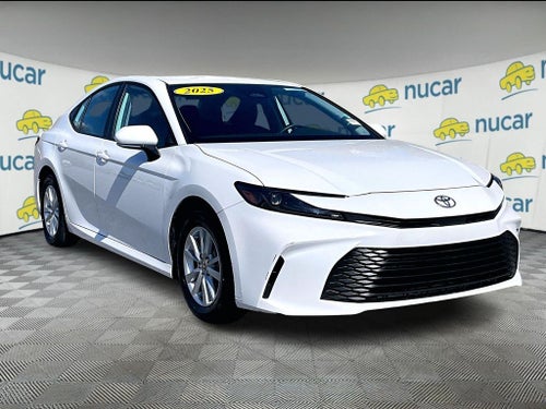 2025 Toyota Camry LE (SE)