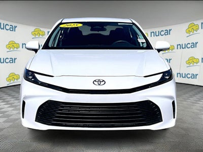 2025 Toyota Camry LE (SE)