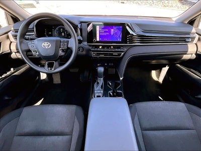 2025 Toyota Camry LE (SE)