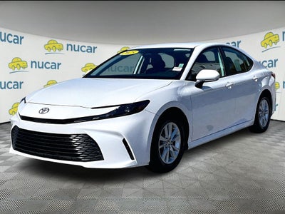 2025 Toyota Camry LE (SE)