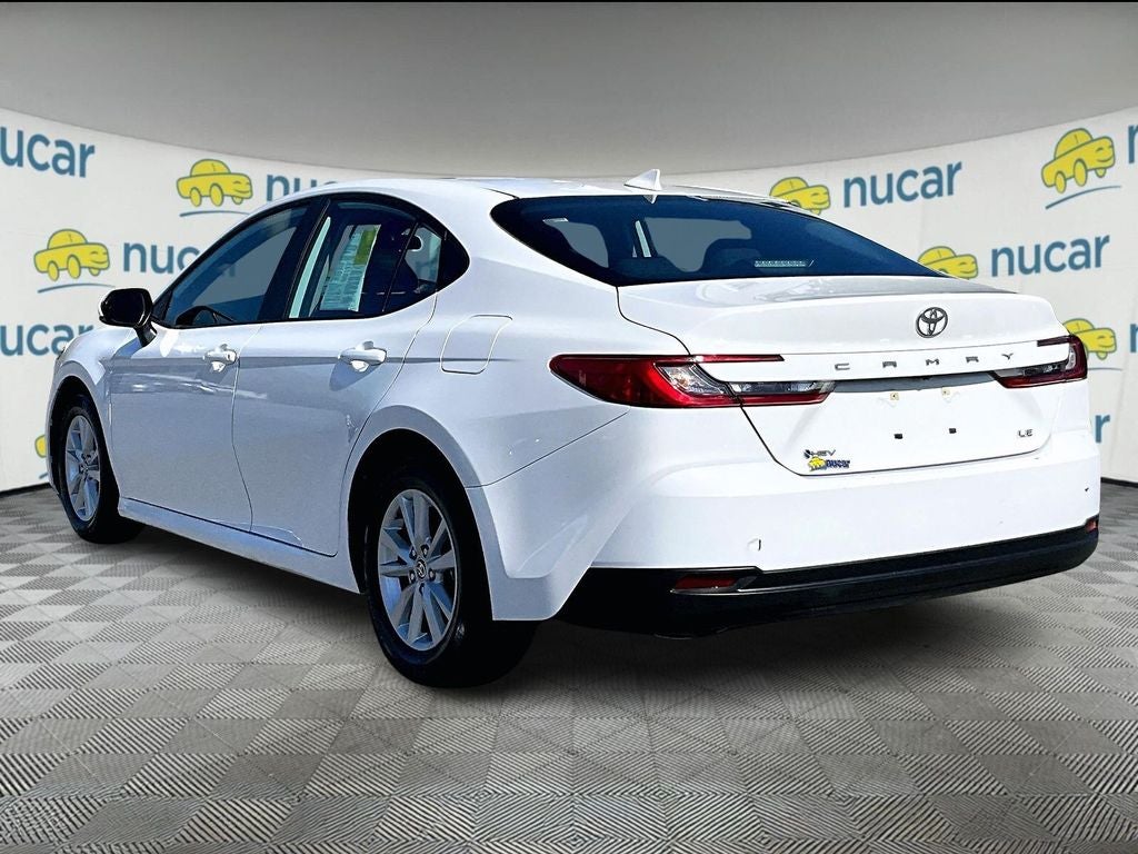 2025 Toyota Camry LE (SE)