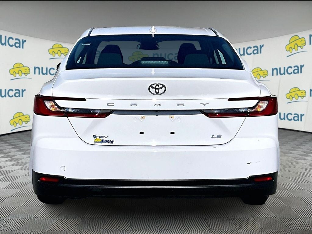 2025 Toyota Camry LE (SE)