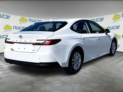 2025 Toyota Camry LE (SE)