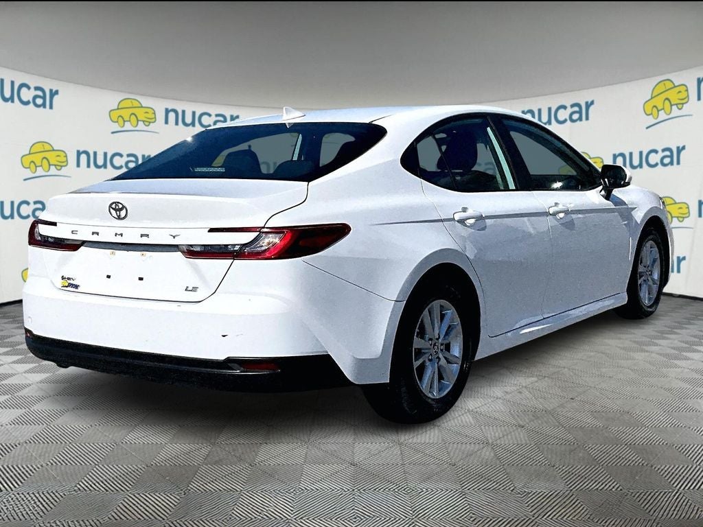 2025 Toyota Camry LE (SE)
